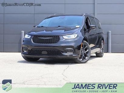 Used 2025 Chrysler Pacifica Limited