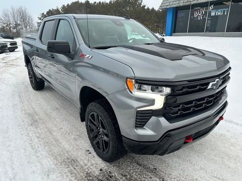 Used 2024 Chevrolet Silverado 1500 LT Trail Boss w/ Convenience Package II image 3