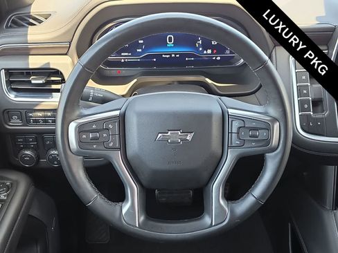 Used 2024 Chevrolet Suburban Z71 w/ Luxury Package AWD/4WD image 19