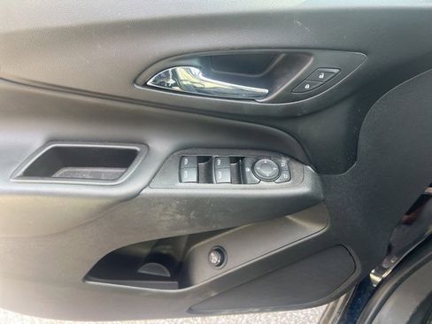 Used 2021 Chevrolet Equinox LT image 9
