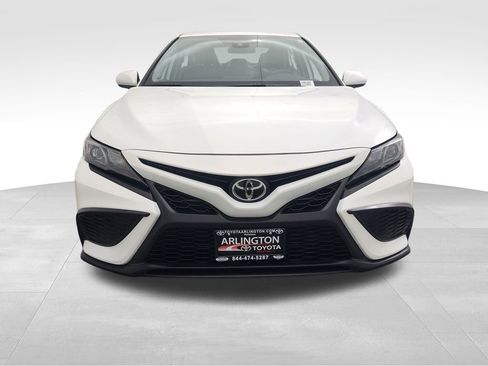 Used 2024 Toyota Camry SE image 11