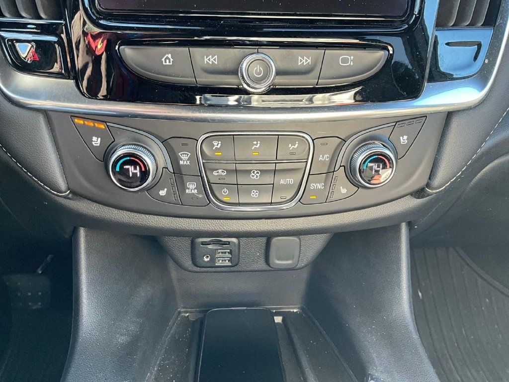 Used 2022 Chevrolet Traverse Premier AWD/4WD image 13