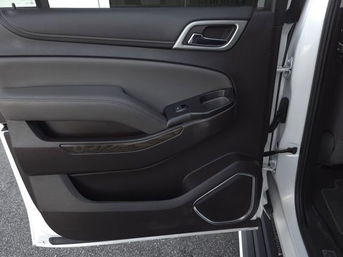 Used 2019 GMC Yukon XL Denali w/ Open Road Package image 33