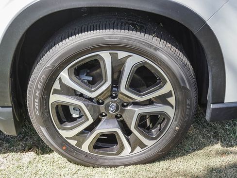 Certified 2023 Subaru Ascent Limited AWD/4WD image 9