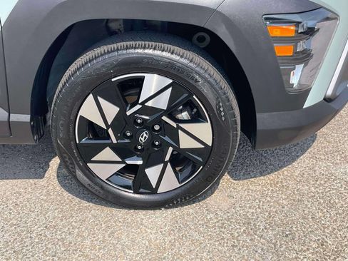Used 2024 Hyundai Kona SEL AWD/4WD image 9