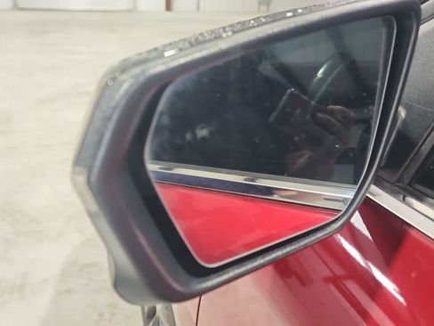 Used 2020 Chevrolet Equinox LT w/ Sport Edition image 17