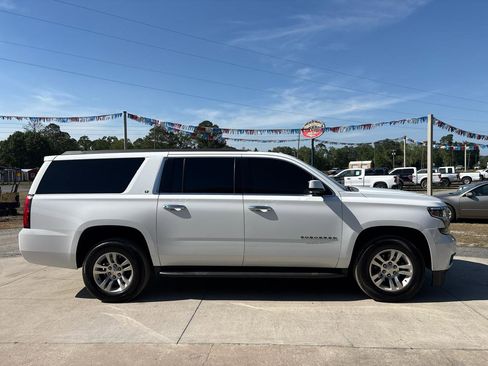 Used 2019 Chevrolet Suburban LT RWD image 4