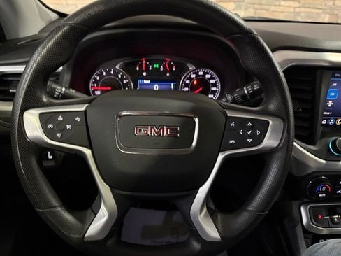 Used 2021 GMC Acadia SLE w/ Driver Convenience Package FWD image 16
