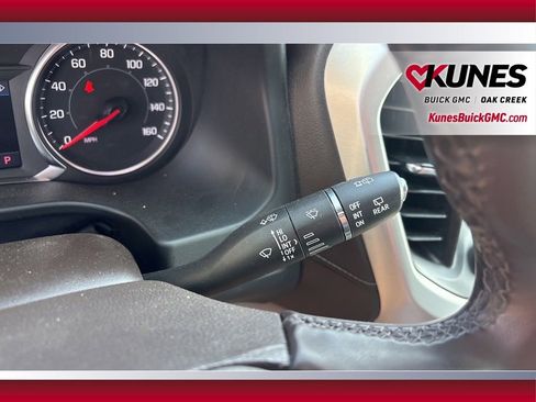 Used 2023 GMC Acadia SLT image 16