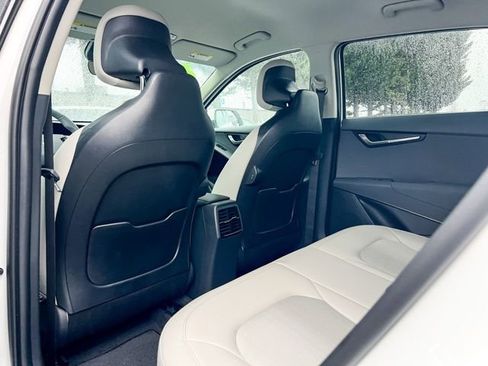 New 2025 Kia Niro EX image 12