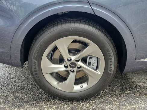 New 2026 Genesis GV70 2.5T AWD/4WD image 3
