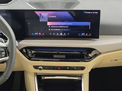 Certified 2025 BMW 330i xDrive Sedan w/ Premium Package image 20