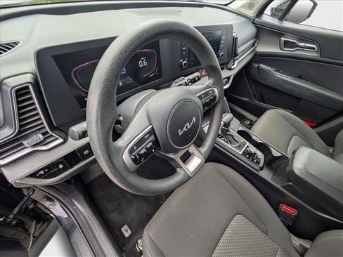 Used 2024 Kia Sportage LX image 10