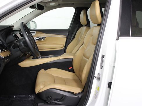 Used 2016 Volvo XC90 T8 Inscription w/ Vision Package AWD/4WD image 31