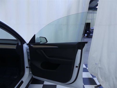 Used 2023 Tesla Model Y Long Range AWD/4WD image 25
