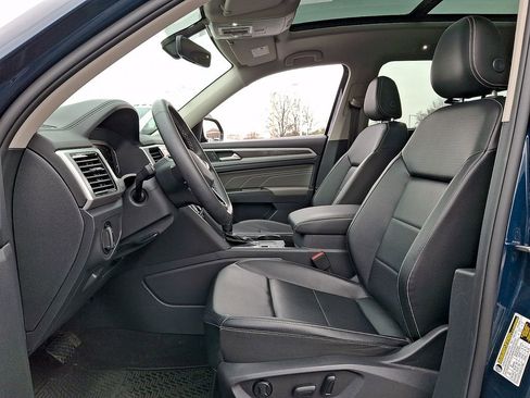 Used 2022 Volkswagen Atlas SE w/ Panoramic Sunroof Package image 13