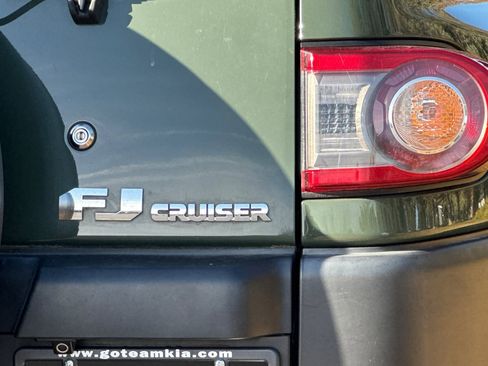 Used 2014 Toyota FJ Cruiser 4WD image 25