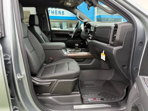 New 2026 Chevrolet Silverado 1500 RST w/ RST All Star Premium Package AWD/4WD image 9