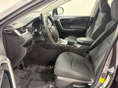 Certified 2021 Toyota RAV4 LE AWD/4WD image 13