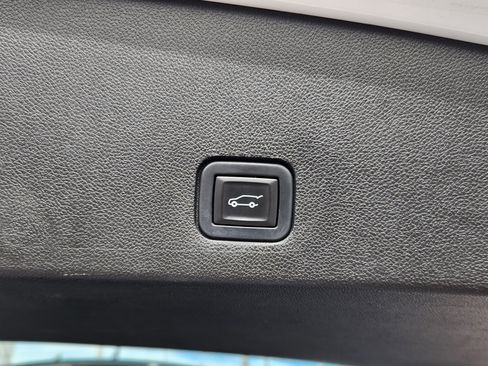 Used 2020 Cadillac XT6 Premium Luxury image 14