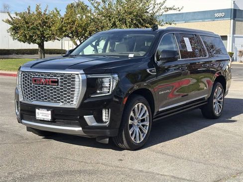 Used 2023 GMC Yukon XL Denali image 8