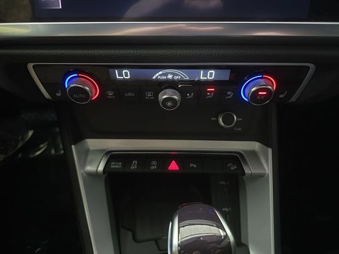 Used 2022 Audi Q3 2.0T Premium Plus w/ Premium Plus Package image 23