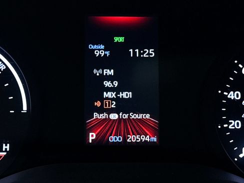 Used 2023 Toyota Sienna XLE w/ XLE Plus Package AWD/4WD image 11