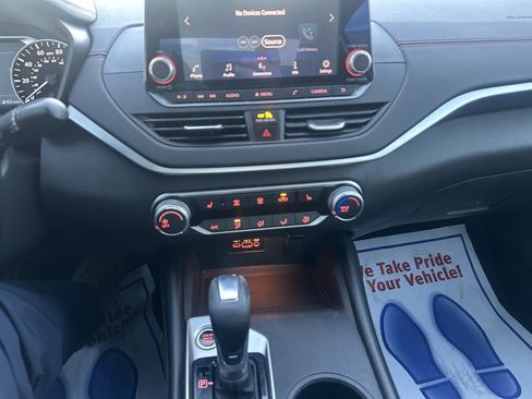 Used 2020 Nissan Altima 2.5 SR w/ Premium Package image 14