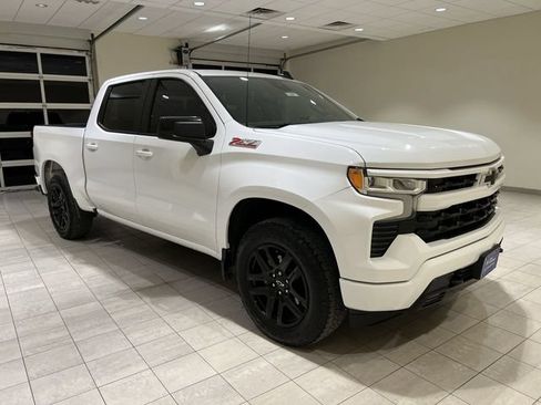 Used 2022 Chevrolet Silverado 1500 RST w/ Z71 Off-Road Package AWD/4WD image 7