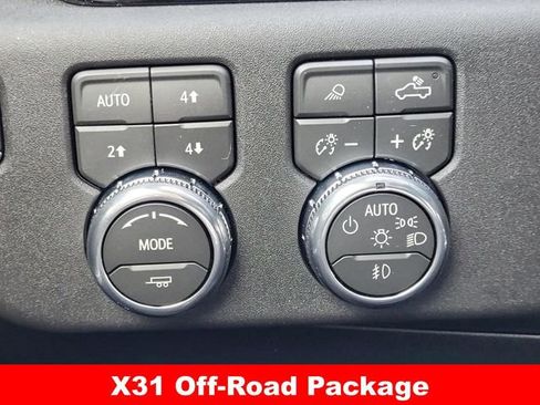 New 2026 GMC Sierra 1500 SLT AWD/4WD image 17