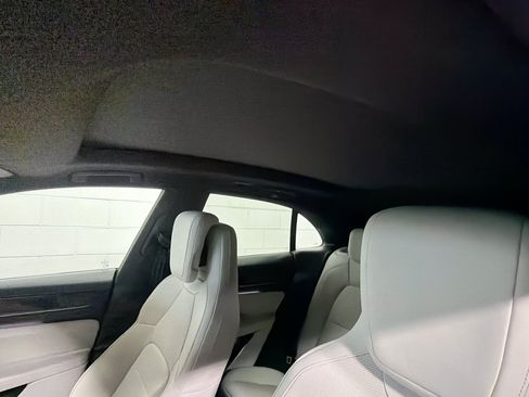 Certified 2026 Porsche Macan Electric RWD image 27