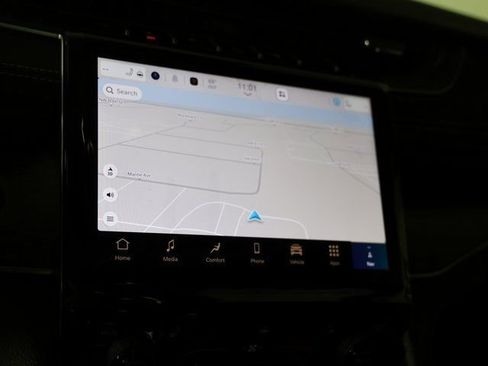 New 2025 Jeep Grand Cherokee Limited w/ Black Appearance Package image 19