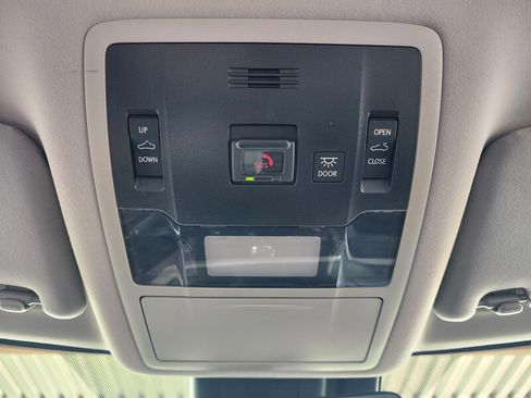 Used 2022 Lexus RX 350L Luxury image 63