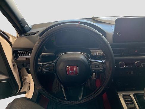 Used 2024 Honda Civic Type R image 11