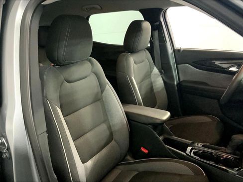 Used 2025 Chevrolet TrailBlazer LT AWD/4WD image 7