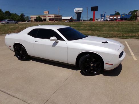 Used 2015 Dodge Challenger R/T w/ Quick Order Package 22B R/T image 12