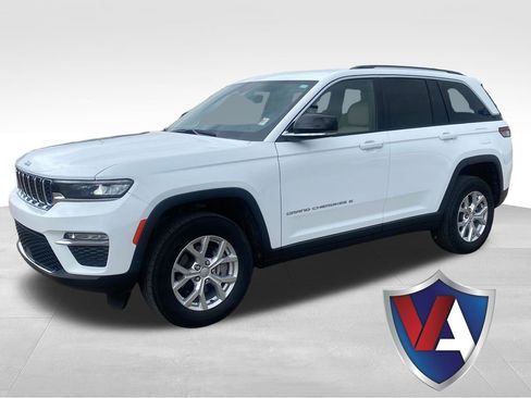 Used 2023 Jeep Grand Cherokee Limited AWD/4WD image 1