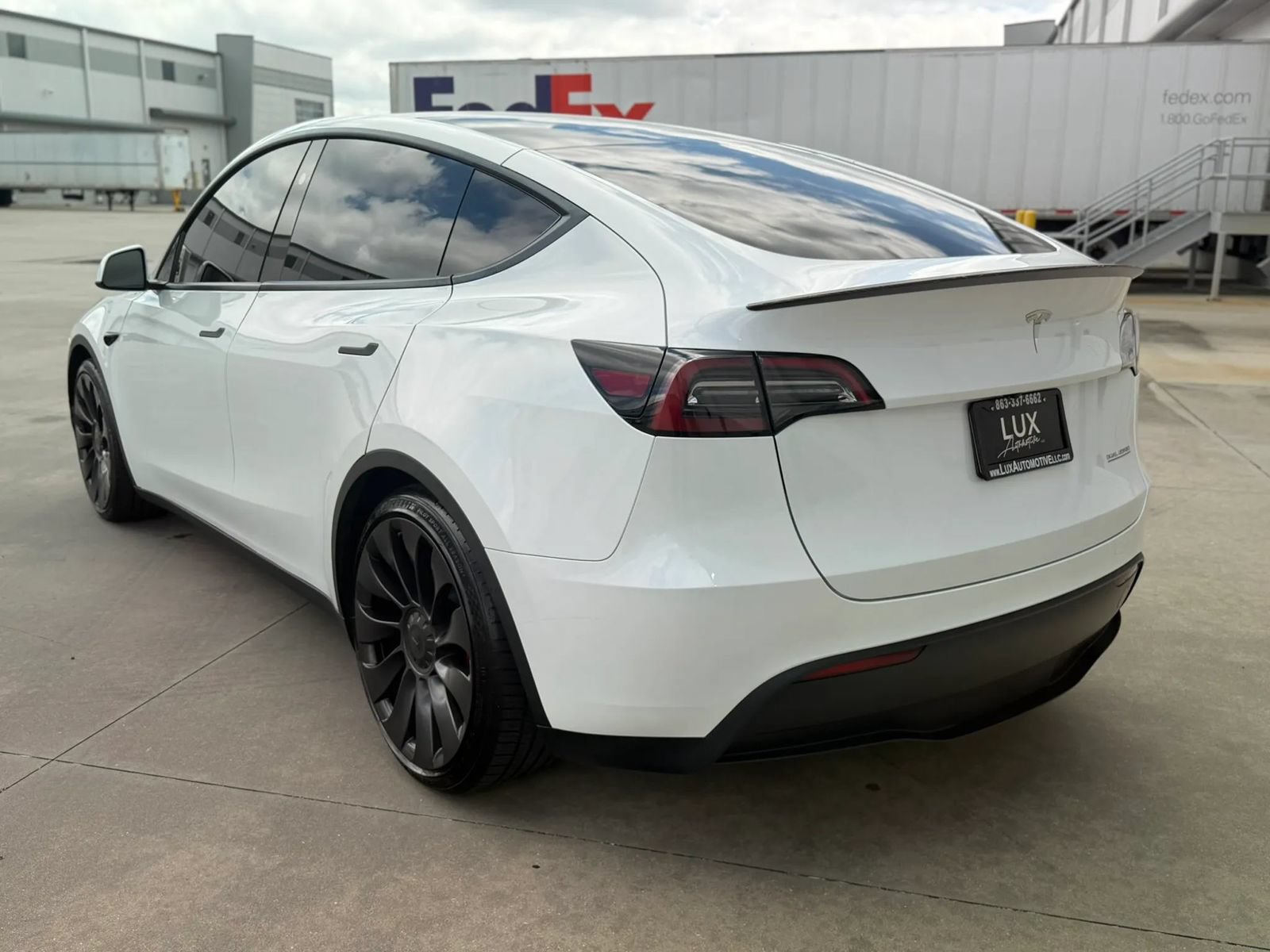 Used 2023 Tesla Model Y Performance AWD/4WD image 11