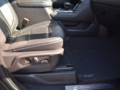 Certified 2023 GMC Sierra 1500 Denali image 8