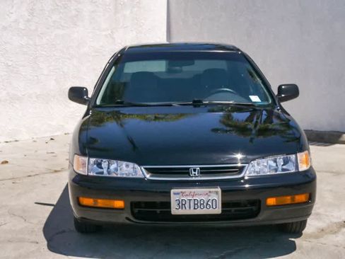Used 1996 Honda Accord DX image 3