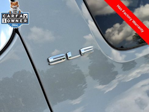 Used 2023 GMC Acadia SLE w/ Driver Convenience Package AWD/4WD image 9