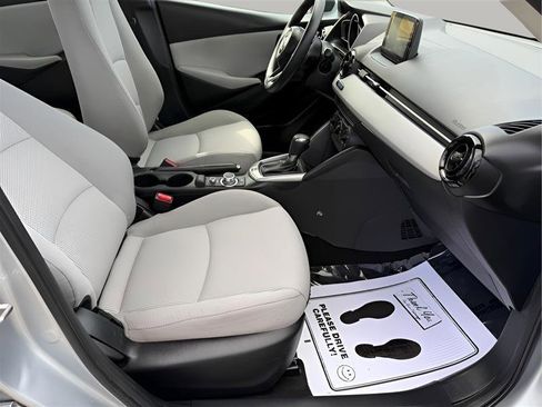 Used 2020 Toyota Yaris L FWD image 24