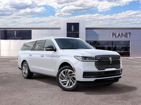 New 2027 Lincoln Navigator L Reserve RWD image 4