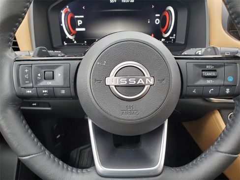 Certified 2022 Nissan Rogue Platinum w/ Head-Up Display Package image 24