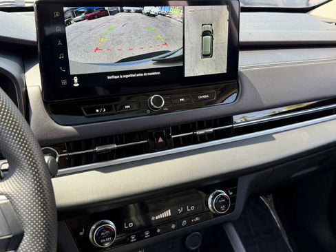 Used 2025 Mitsubishi Outlander SE FWD image 22