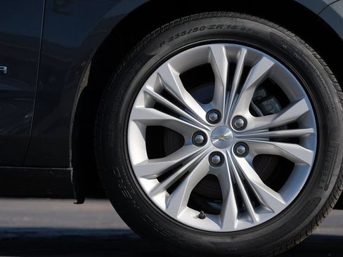 Used 2015 Chevrolet Impala LT FWD image 27
