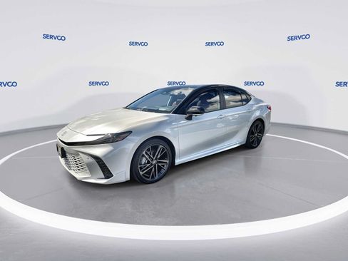 Used 2025 Toyota Camry XSE FWD image 4