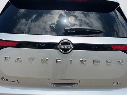 Used 2023 Nissan Pathfinder SL FWD image 31