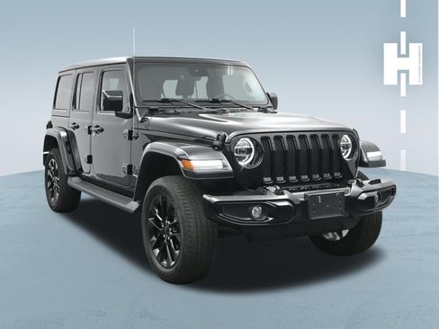 Used 2021 Jeep Wrangler Unlimited Sahara AWD/4WD image 3