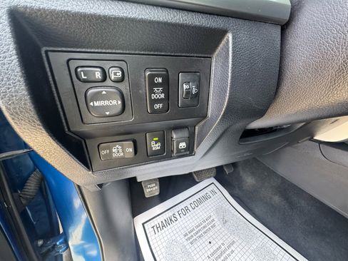 Used 2017 Toyota Tundra Platinum image 23